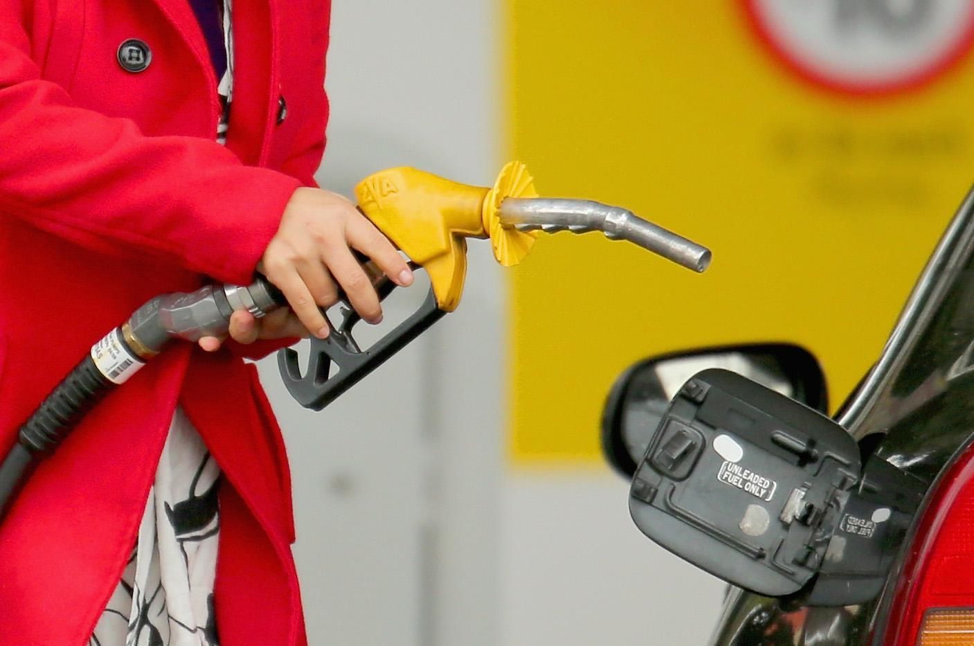 Ціна бензину різко зросла: яка вартість пального на АЗС - Економічні новини України - Економіка