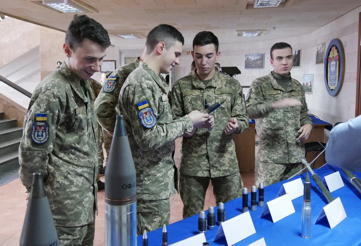 Зеленський підписав зміни до закону щодо військової освіти: що це змінить - Освіта Зеленський підписав зміни до закону щодо військової освіти: що це змінить - Освіта