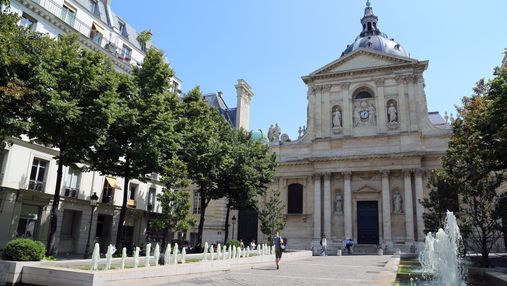 Франция предоставляет стипендии для обучения студентов на магистратуре и аспирантуре