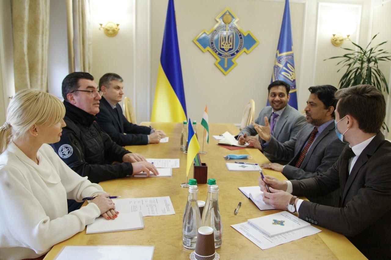 Украина и Индия имеют значительный потенциал в разных сферах сотрудничества, – Данилов. Украина и Индия имеют значительный потенциал в разных сферах сотрудничества, – Данилов.