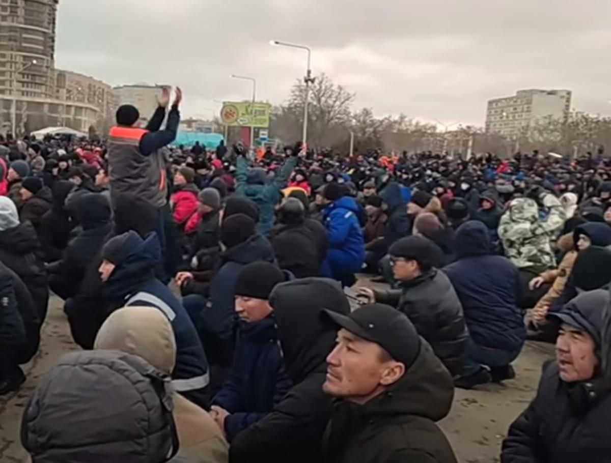 Столкновения начались в еще одном городе Казахстана