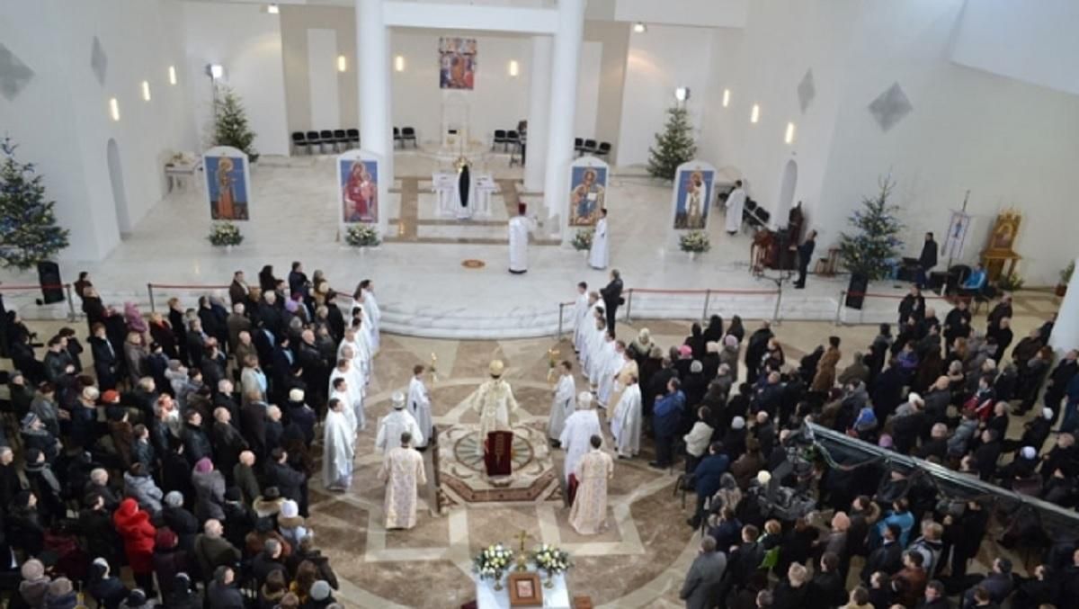 Где смотреть онлайн-службу на Рождество: список каналов и время трансляций Где смотреть онлайн-службу на Рождество: список каналов и время трансляций