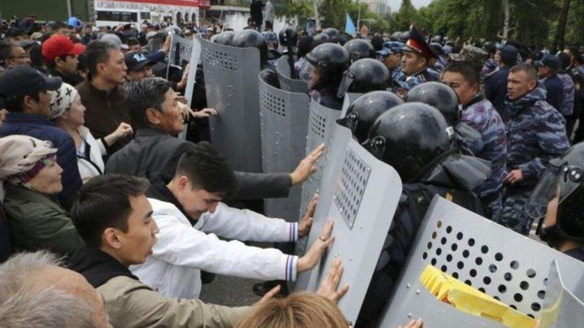 Поліції у Москві наказали затримувати людей із казахською символікою, – ЗМІ - Новини росії - 24 Канал Поліції у Москві наказали затримувати людей із казахською символікою, – ЗМІ - Новини росії - 24 Канал