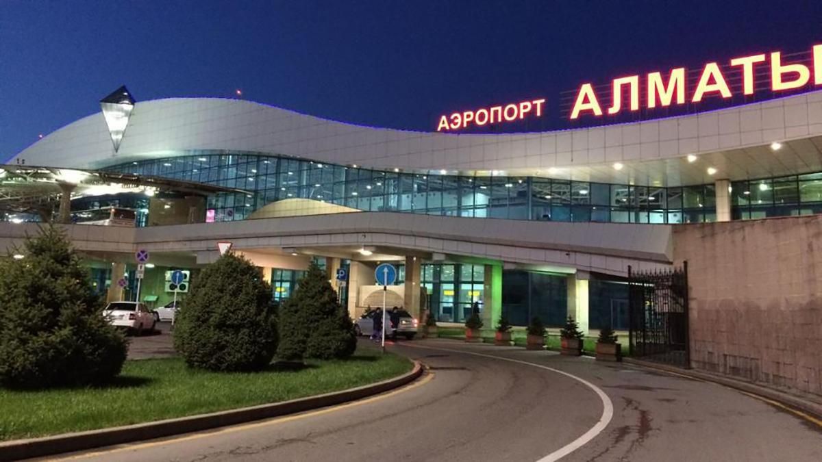 В охопленому протестами Алмати затрягли українці - 24 Канал В охопленому протестами Алмати затрягли українці - 24 Канал