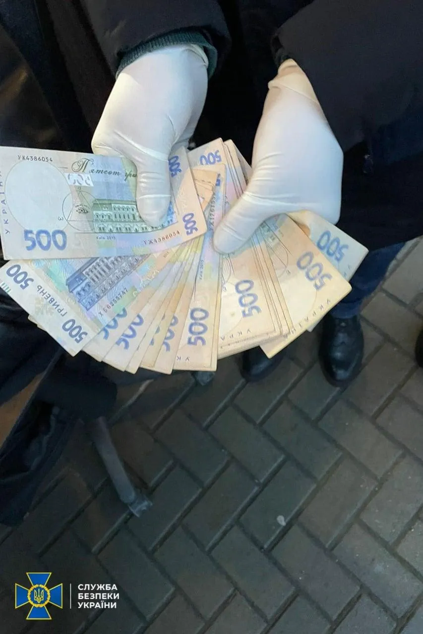 Відмовлявся підписувати угоду без відкату: СБУ затримала посадовця Держпродспоживслужби Відмовлявся підписувати угоду без відкату: СБУ затримала посадовця Держпродспоживслужби