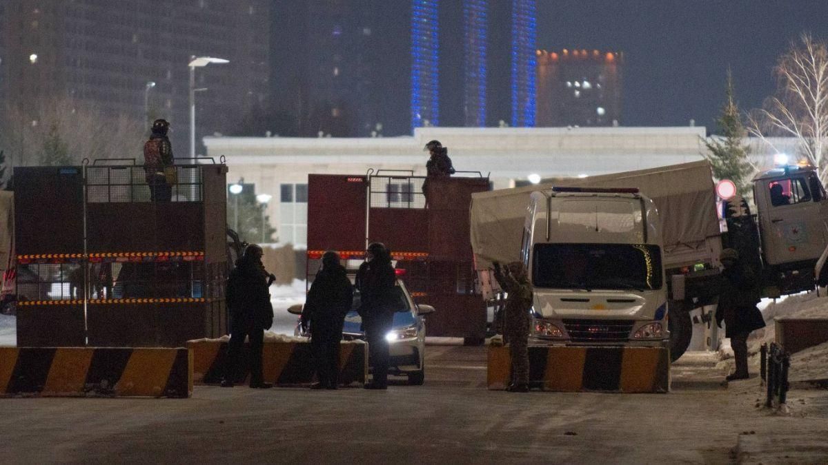 Схоже, що влада чогось вичікує, – жителька Алмати про застовування зброї в Казахстані - 24 Канал Схоже, що влада чогось вичікує, – жителька Алмати про застовування зброї в Казахстані - 24 Канал