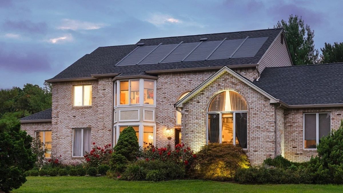 Потрібні лише молоток та цвяхи: представили нову "сонячну" черепицю, можна легко встановити - Новини технологій - Техно Потрібні лише молоток та цвяхи: представили нову "сонячну" черепицю, можна легко встановити - Новини технологій - Техно