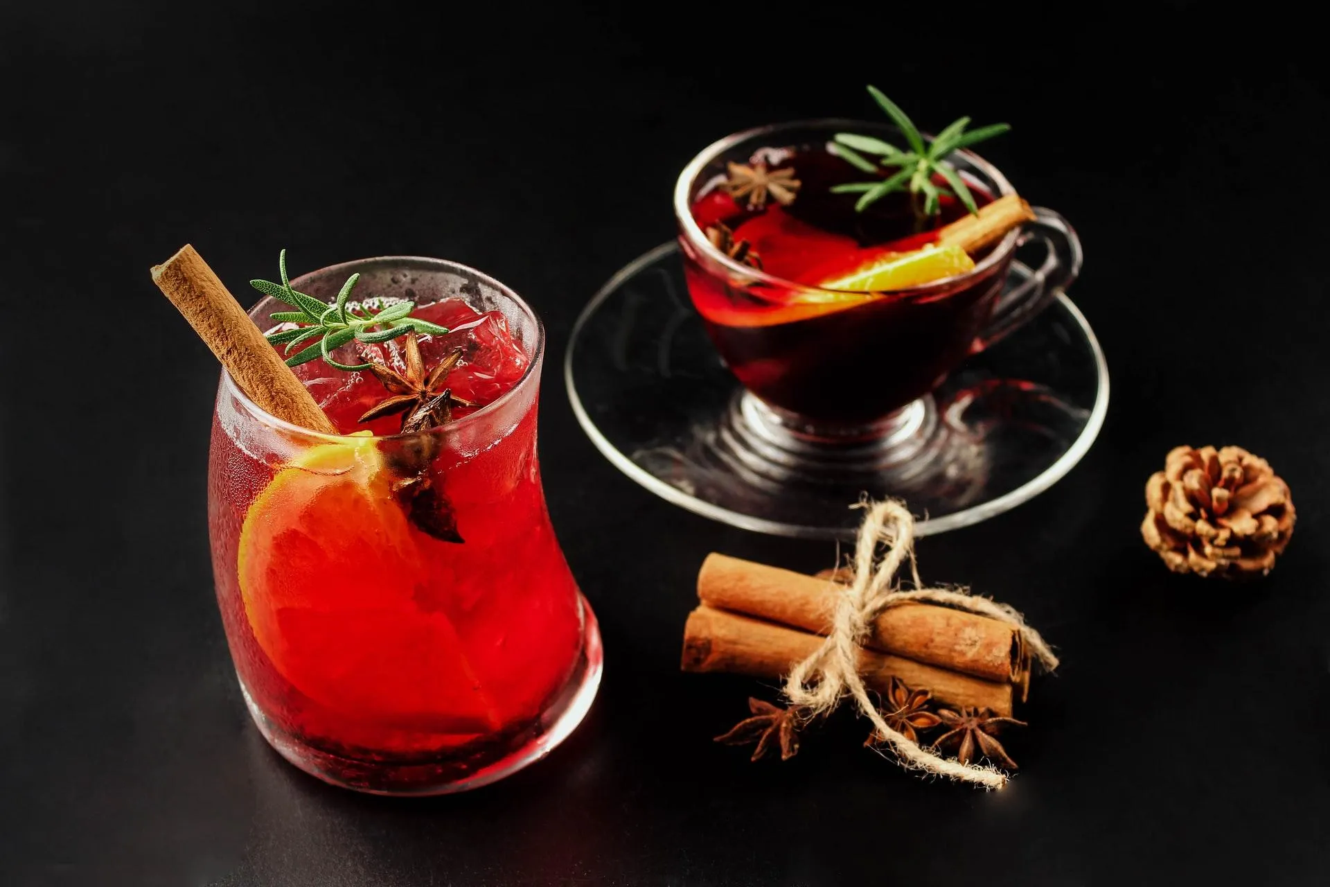 Цей коктейль – відмінна альтернатива червоному глінтвейну Цей коктейль – відмінна альтернатива червоному глінтвейну