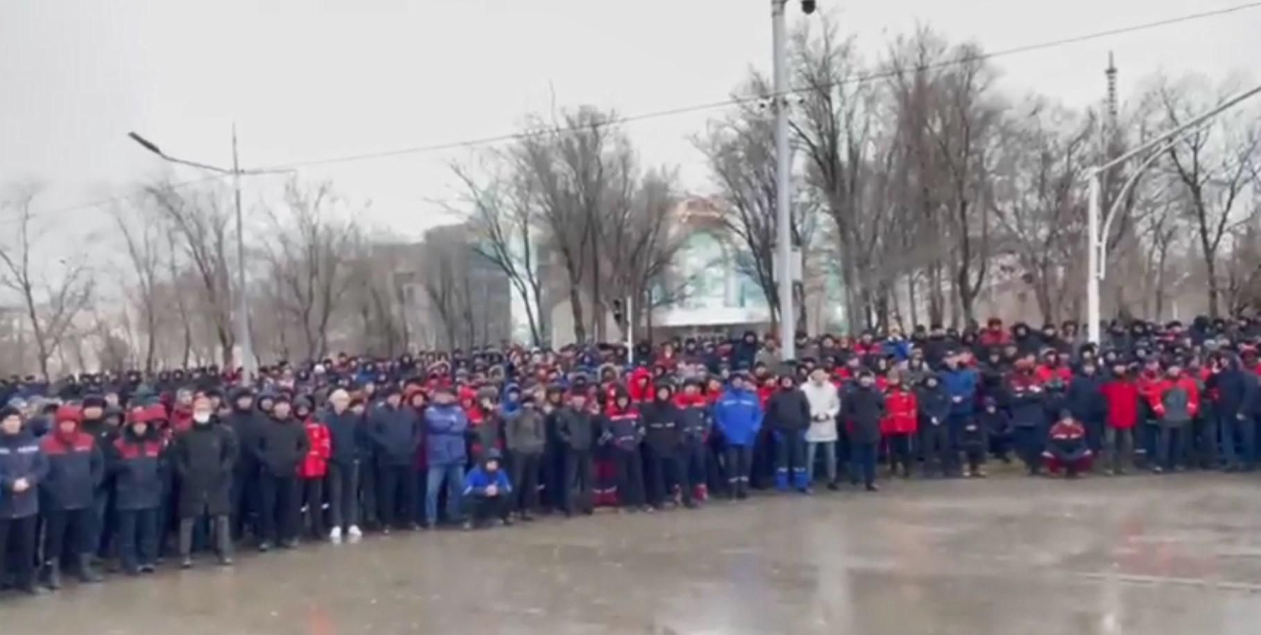 На западе Казахстана возобновляются мирные митинги: люди выдвинули свои требования