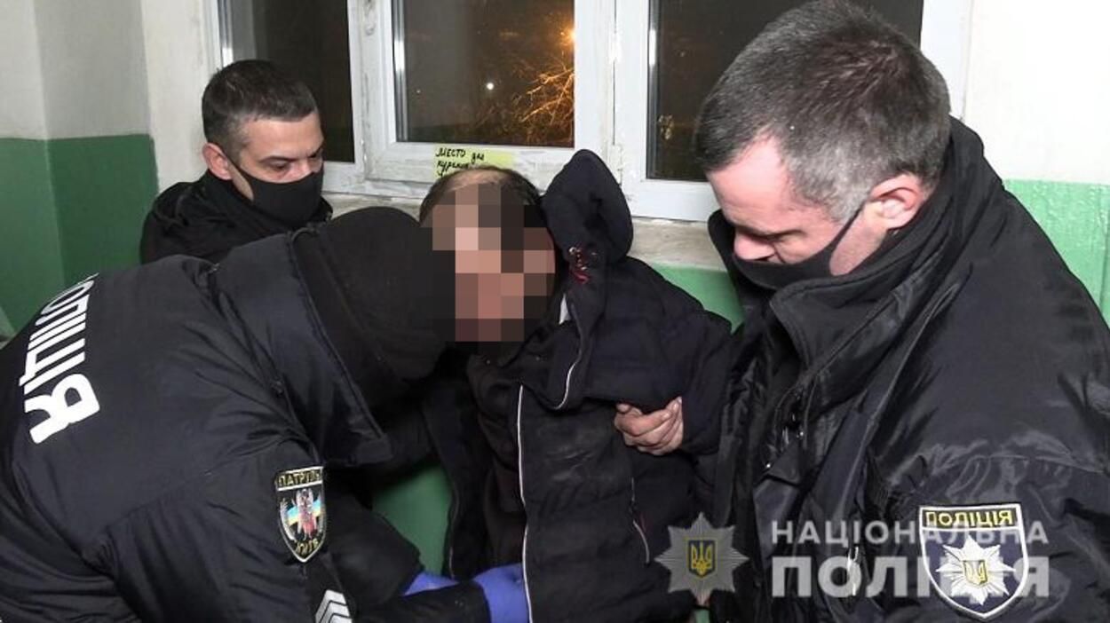 Пьяный киевлянин убил собственную мать: фото и видео с места происшествия