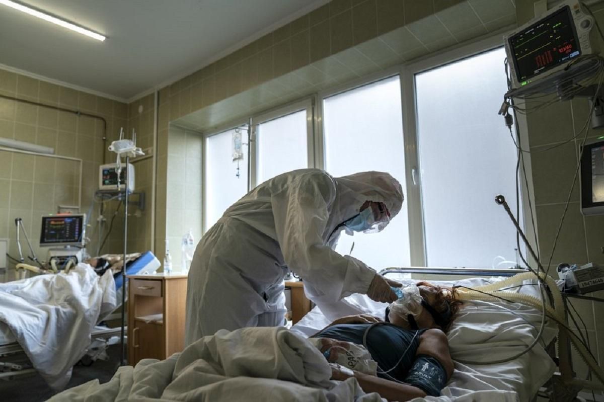 Різкий спад: за добу в Україні виявили всього близько 3 тисяч COVID-хворих - 24 Канал