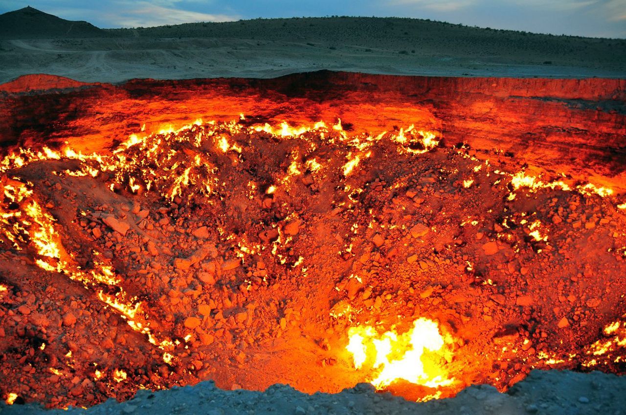 У Туркменістані загасять "Браму пекла", що палає понад 50 років - 24 Канал У Туркменістані загасять "Браму пекла", що палає понад 50 років - 24 Канал