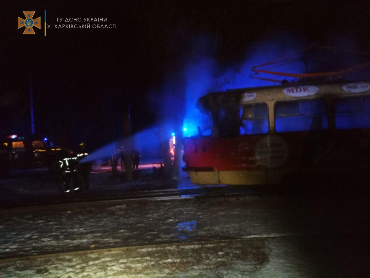У Харкові на ходу загорівся трамвай: рятувальники показали моторошне відео - Новини Харків - Харків