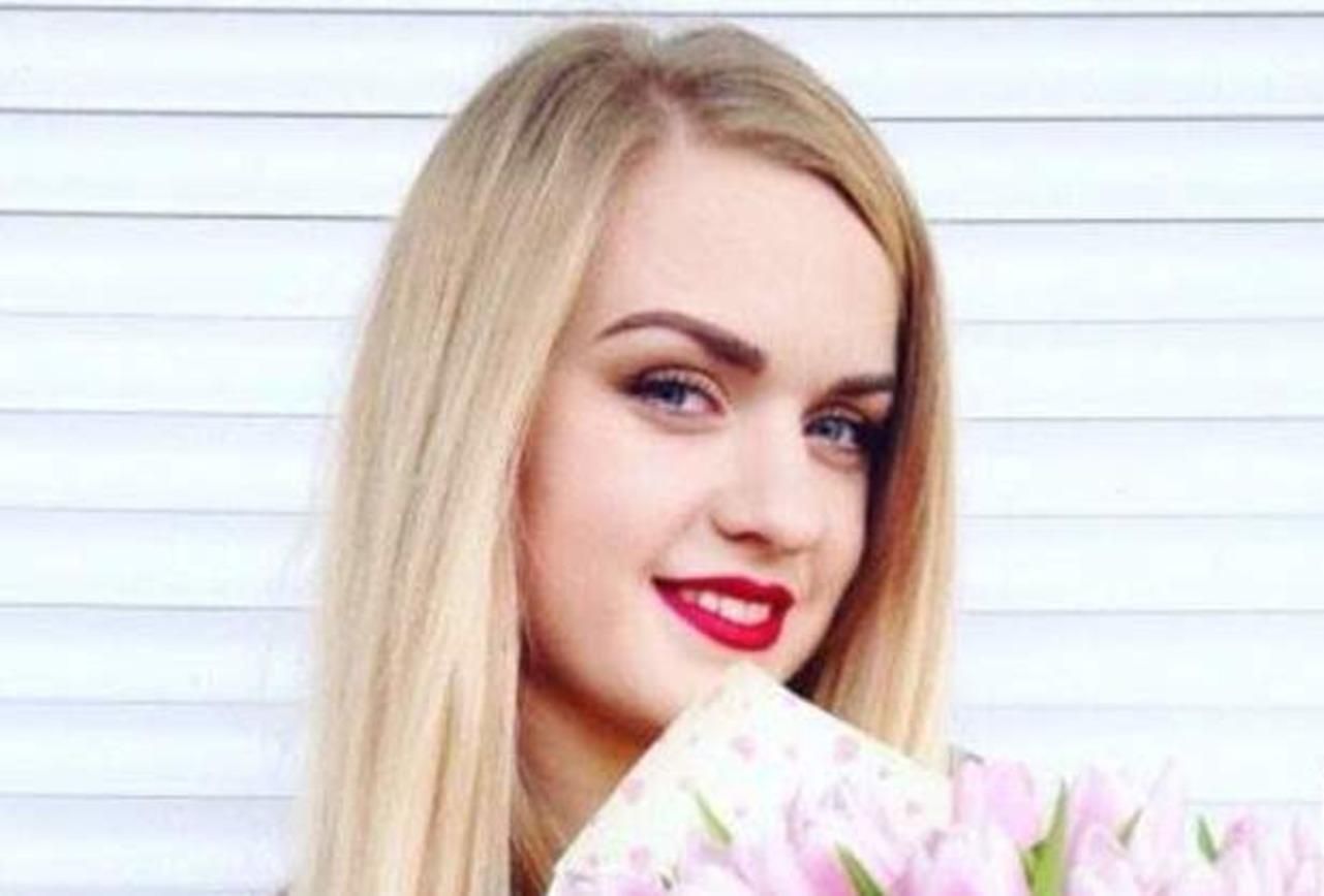 Чоловік щодня купує квіти і йде на могилу, – тітка про Юлію Сологуб, загиблу в катастрофі МАУ - Україна новини - 24 Канал Чоловік щодня купує квіти і йде на могилу, – тітка про Юлію Сологуб, загиблу в катастрофі МАУ - Україна новини - 24 Канал