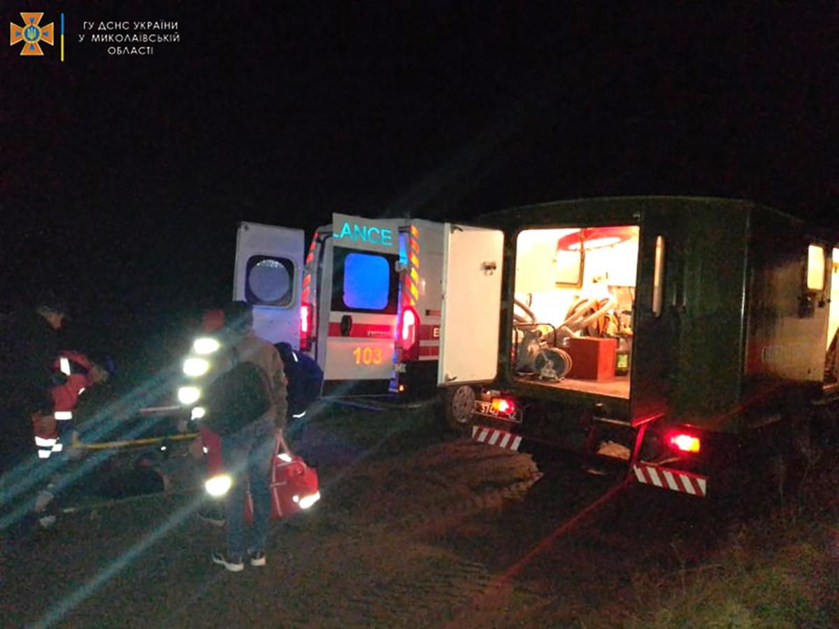 На Рождество скорая ехала на вызов и застряла в трясине На Рождество скорая ехала на вызов и застряла в трясине