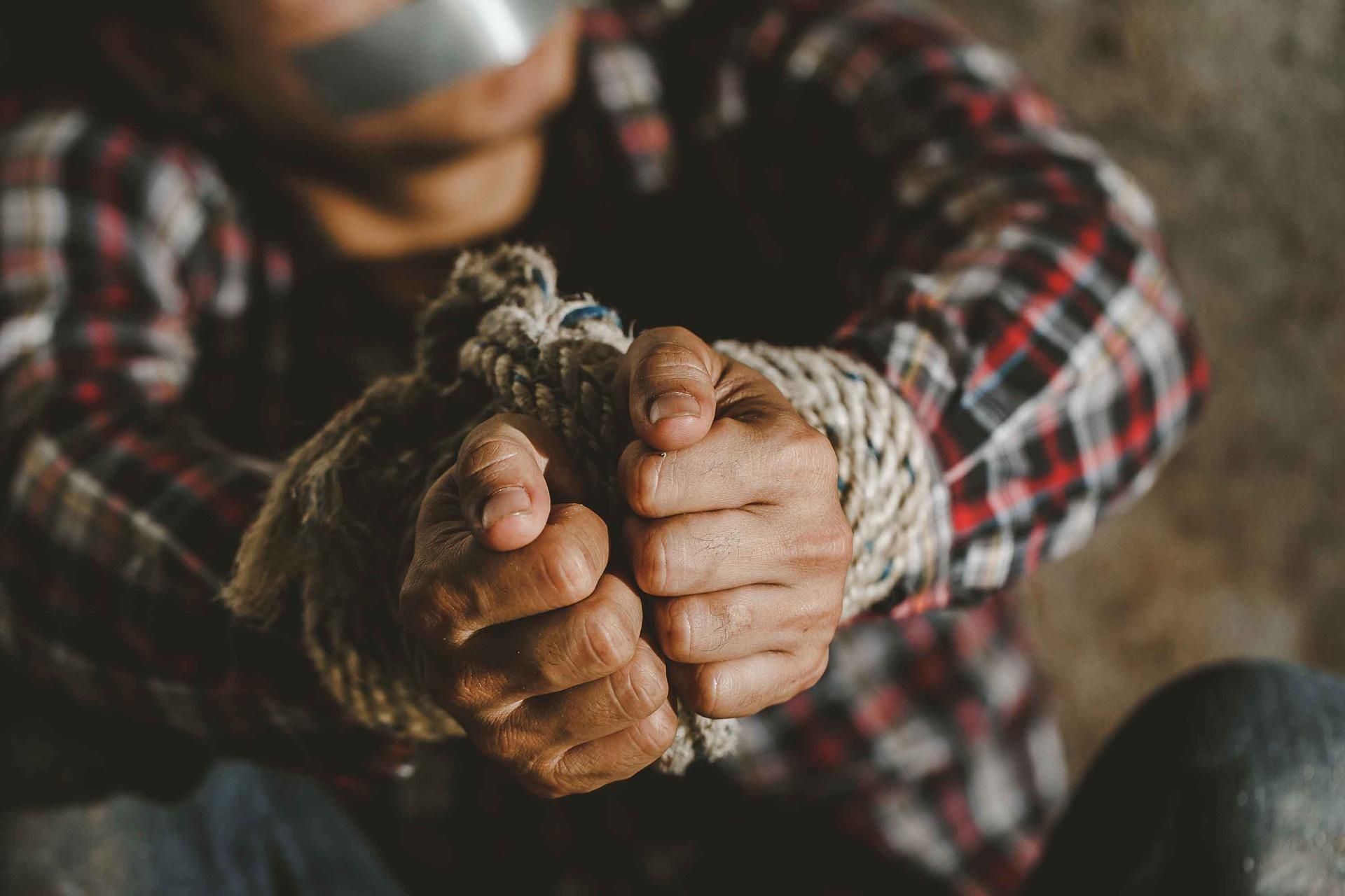 Планували тіло викинути в Дніпро: кавказці викрали підприємця з Полтавщини - Новини Києва - Київ Планували тіло викинути в Дніпро: кавказці викрали підприємця з Полтавщини - Новини Києва - Київ