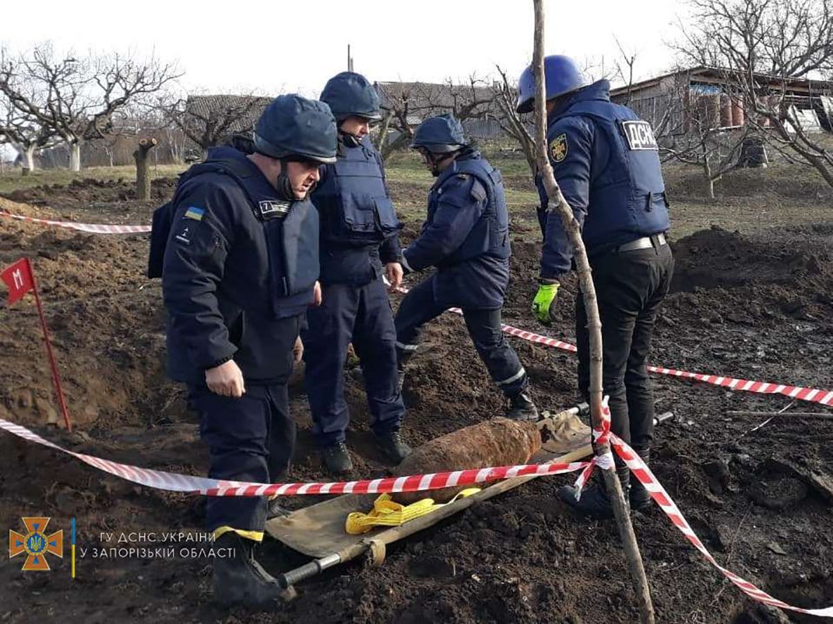 100-килограммовая авиабомба: на Запорожье пиротехники обезвредили опасную находку