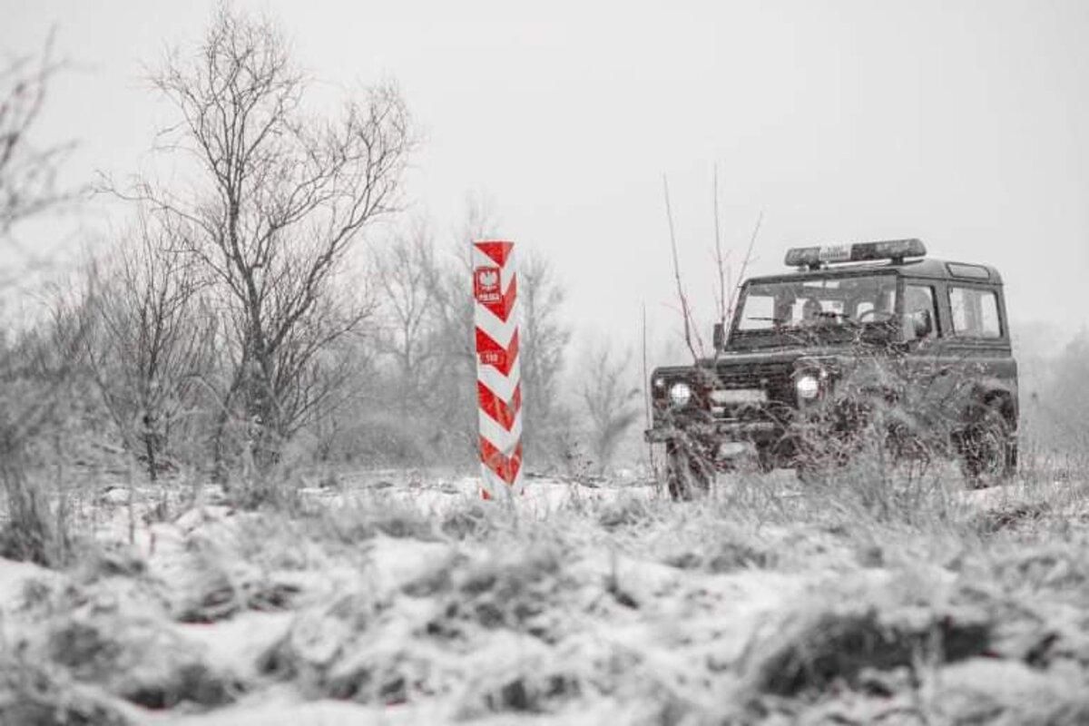 Мігранти знову агресивно намагалися прорвати кордон із Білорусі: є постраждалі - новини Білорусь - 24 Канал