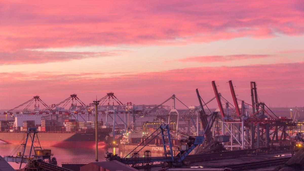 Марсіанський пейзаж: в Одесі зафіксували унікальні кадри заходу сонця - Україна новини - Одеса Марсіанський пейзаж: в Одесі зафіксували унікальні кадри заходу сонця - Україна новини - Одеса