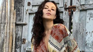 В костюме с неординарным принтом: Настя Каменских без макияжа позировала в Мексике