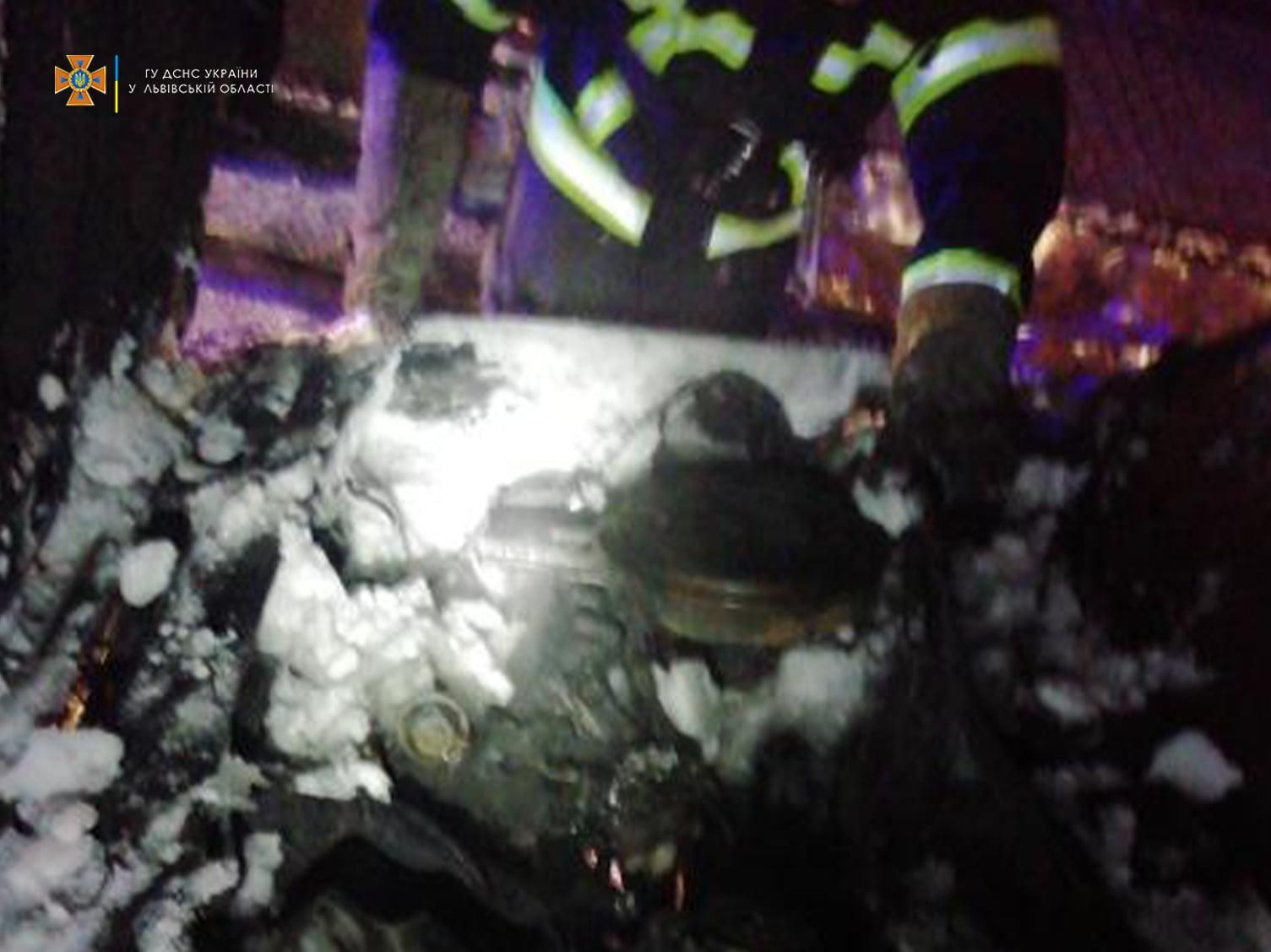 "Таврия" загорелась во время движения: во Львовской области в один день загорелись 2 автомобиля