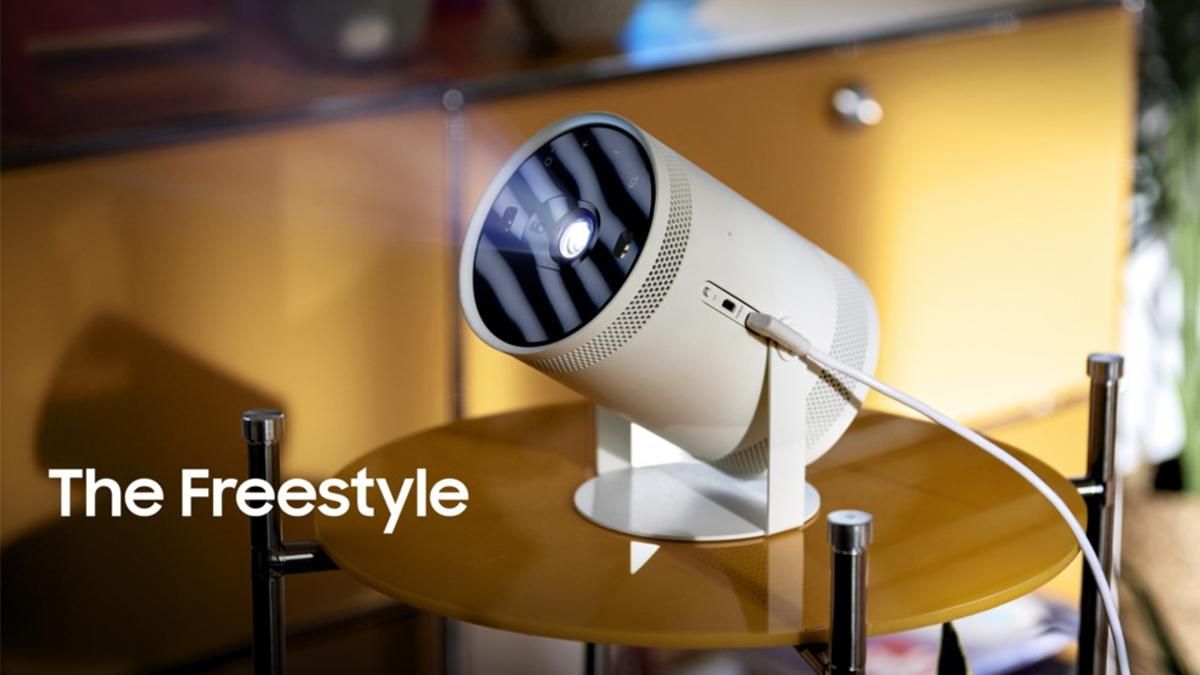 Один из самых интересных гаджетов CES 2022: Samsung представила портативный проектор Freestyle