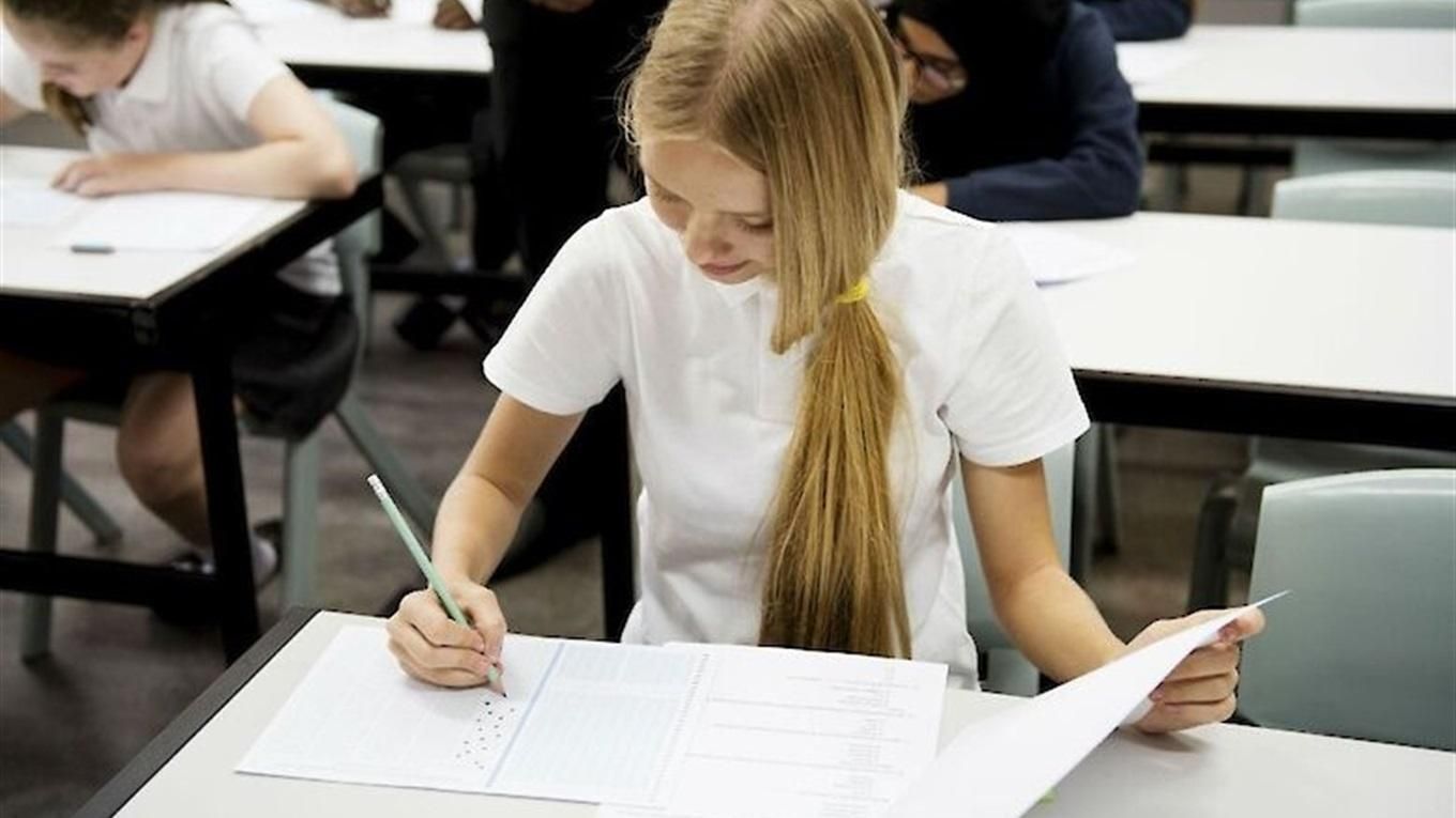 На Дніпропетровщині випускники отримають премії за найвищі бали на ЗНО: відомі суми - Новини Дніпра сьогодні - Освіта На Дніпропетровщині випускники отримають премії за найвищі бали на ЗНО: відомі суми - Новини Дніпра сьогодні - Освіта