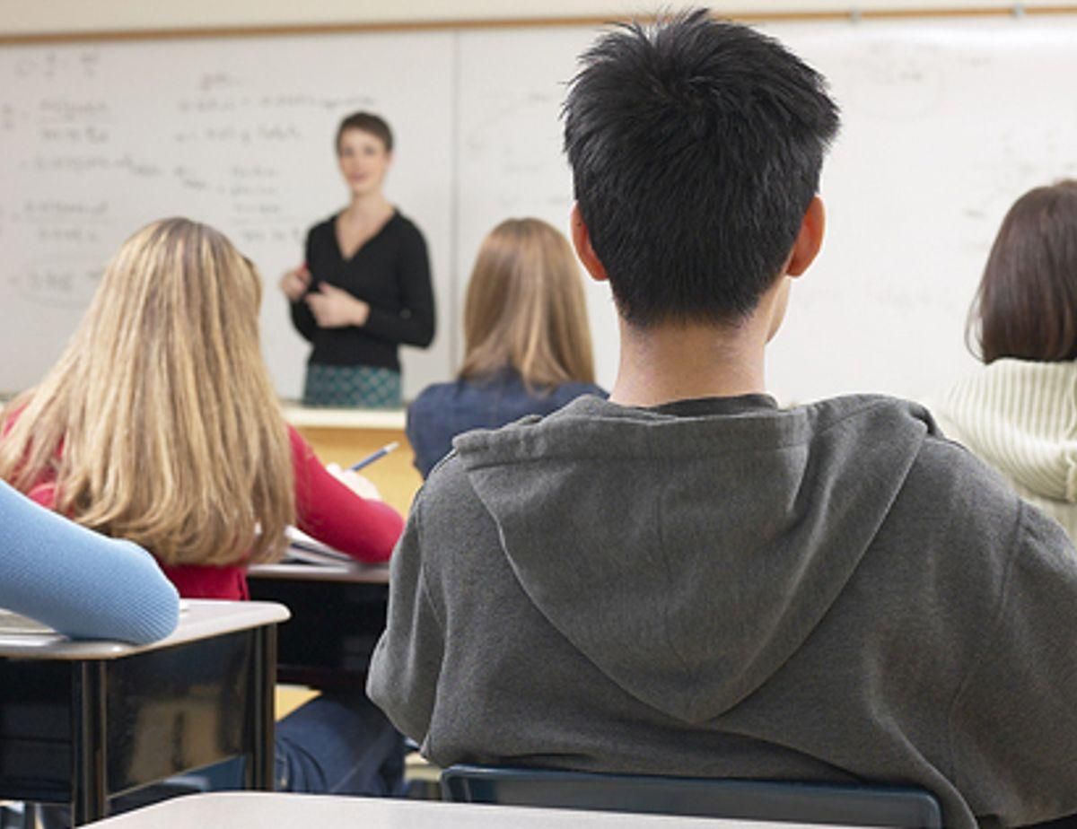 У Тернополі оштрафували учня 11 класу, який матюкався у школі - Новини Тернополя - Освіта У Тернополі оштрафували учня 11 класу, який матюкався у школі - Новини Тернополя - Освіта