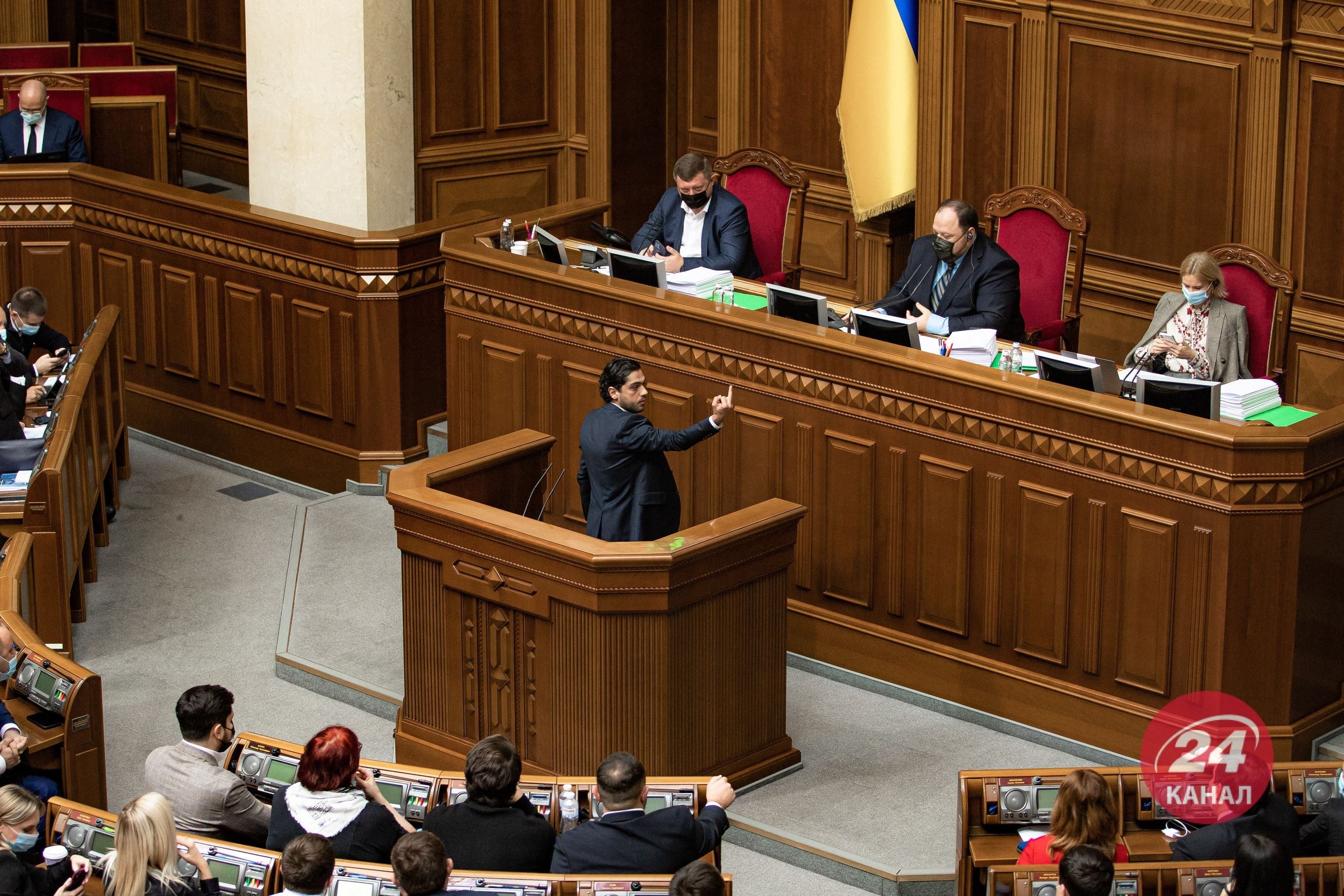 Дело о среднем пальце Лероса направили в суд Дело о среднем пальце Лероса направили в суд