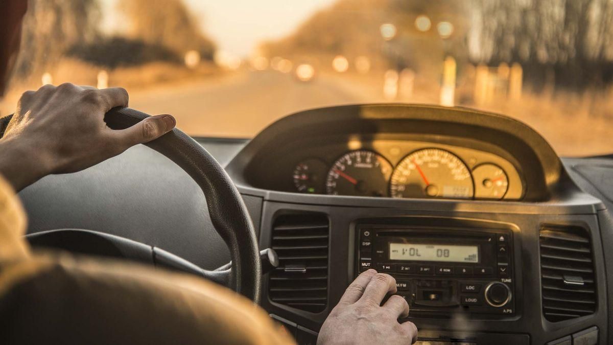 "Слуги" предлагают начислять баллы за нарушение ПДД: за 12 будут лишать прав "Слуги" предлагают начислять баллы за нарушение ПДД: за 12 будут лишать прав