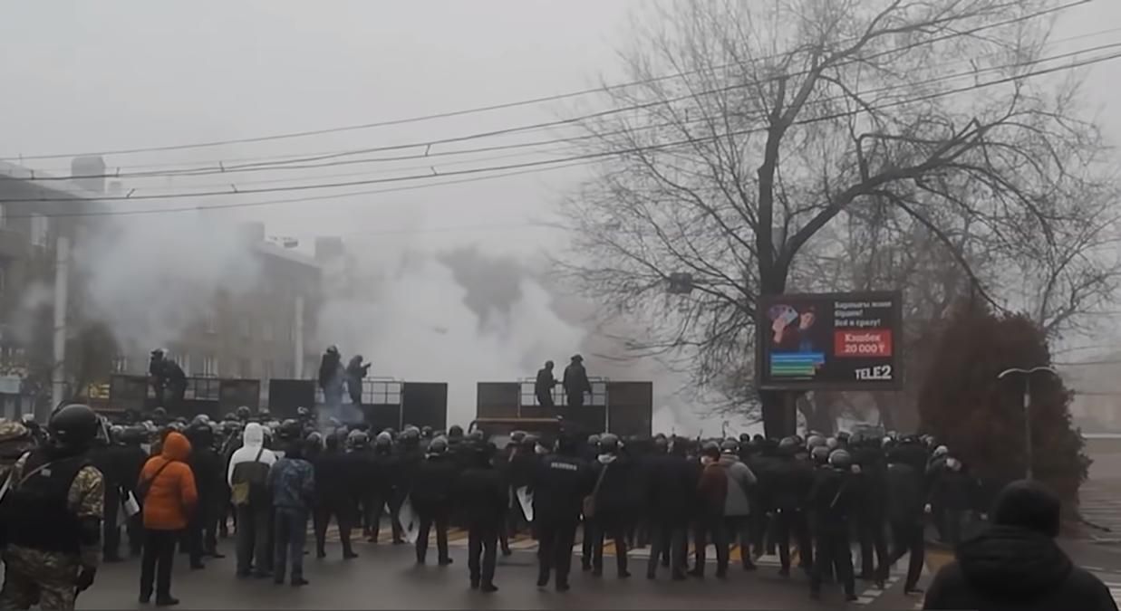 В Казахстане арестовывают журналистов, освещавших протесты