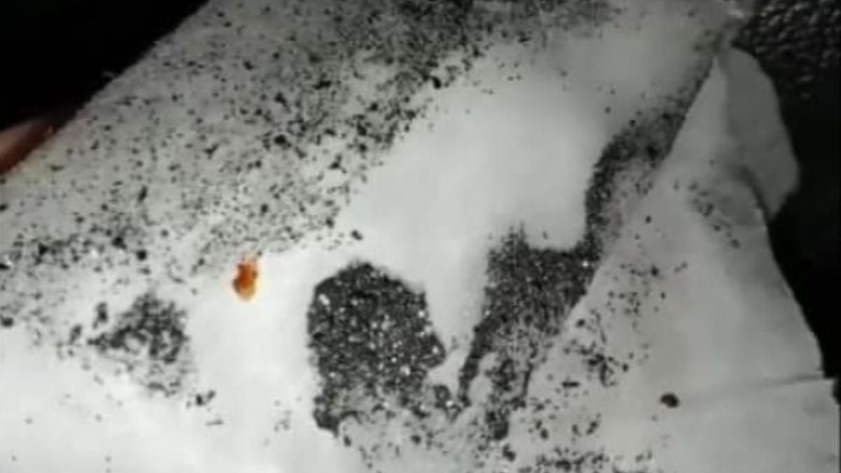 В Кривом Роге выпал черный дождь с "глиттером": красноречивое видео В Кривом Роге выпал черный дождь с "глиттером": красноречивое видео