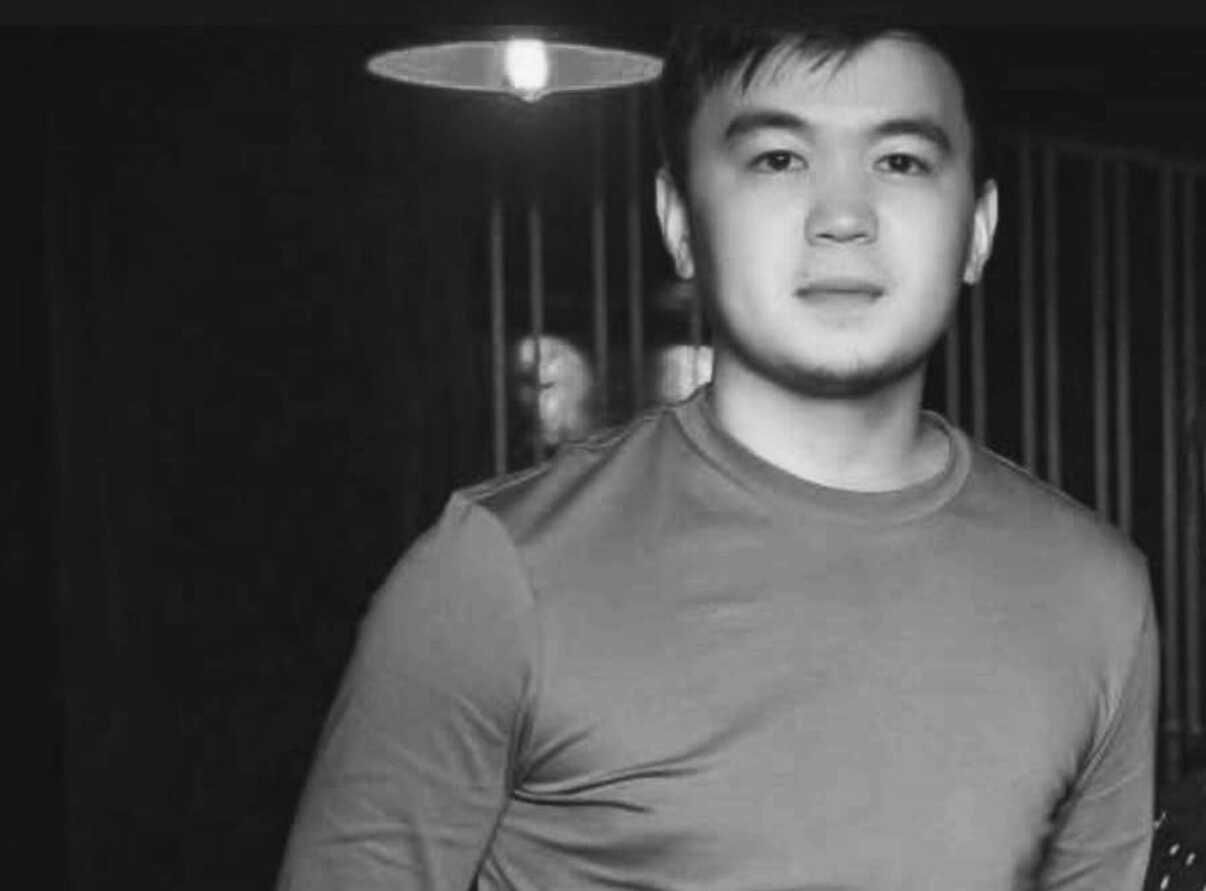 Вышел в магазин и попал под обстрел: в Алматы погиб 21-летний парень Вышел в магазин и попал под обстрел: в Алматы погиб 21-летний парень