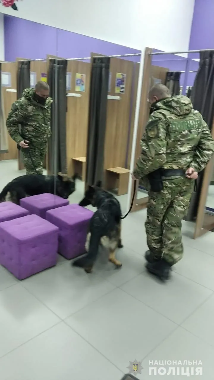 Анонім повідомив про закладену вибухівку в харкові Анонім повідомив про закладену вибухівку в харкові