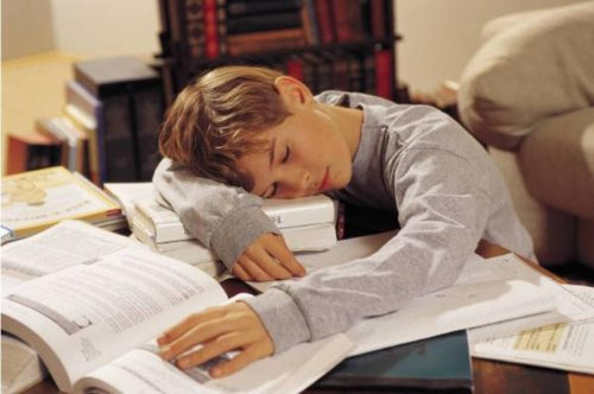 Нужно больше сна, – ученые считают, что уроки в школах начинаются слишком рано