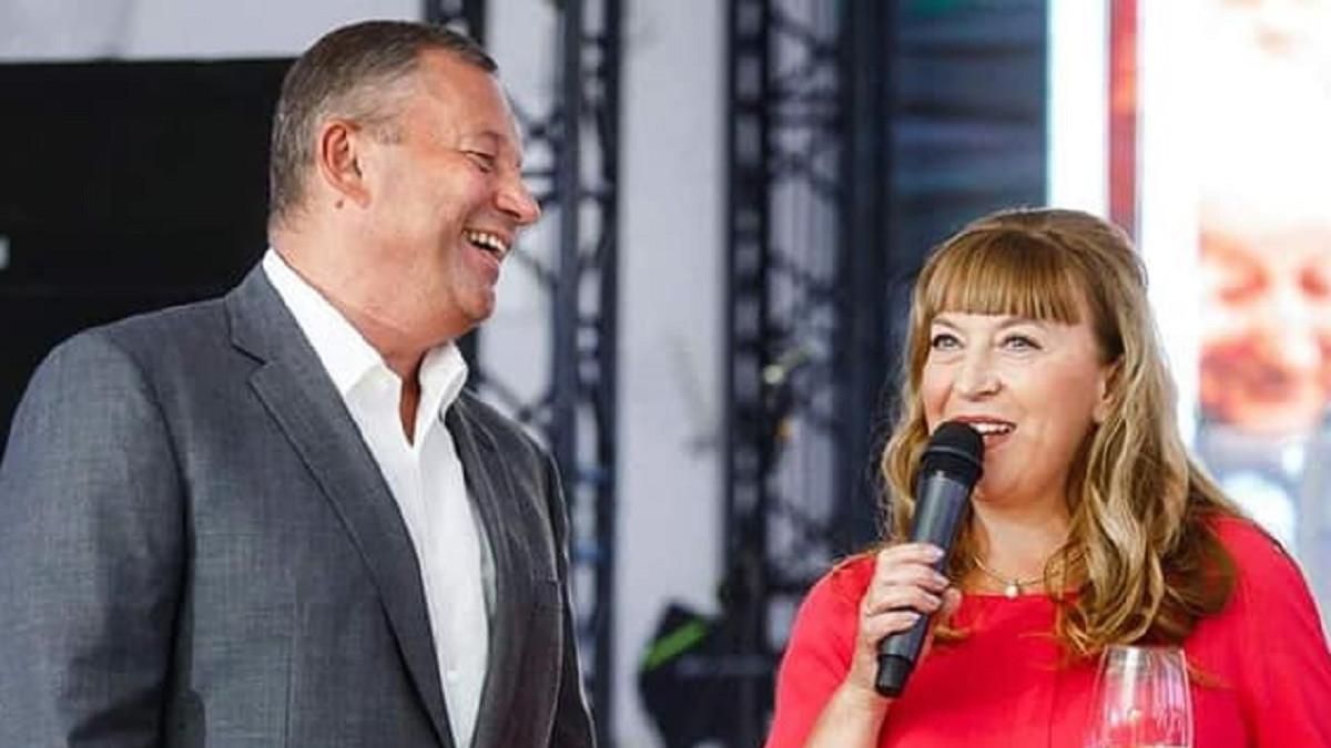 Дубневич юридически развелся: суд частично снял арест с имущества жены - Украина новости - 24 Канал Дубневич юридически развелся: суд частично снял арест с имущества жены - Украина новости - 24 Канал