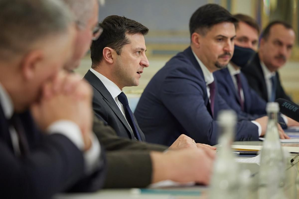 Зеленський змінив склад Національної інвестради: вивів звідти Разумкова та Любченка - 24 Канал Зеленський змінив склад Національної інвестради: вивів звідти Разумкова та Любченка - 24 Канал