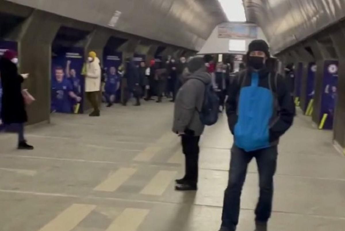 В Киеве закрывали несколько станций метро из-за "минирования" В Киеве закрывали несколько станций метро из-за "минирования"