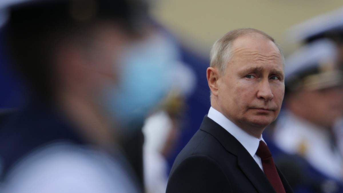 Пакет антироссийских санкций включает ограничения против Путина: Белый дом поддерживает