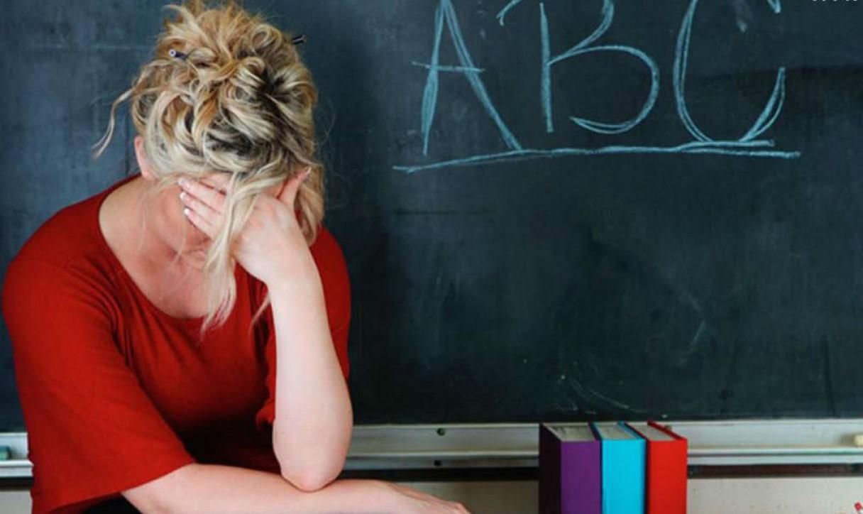 В Одесской области 13-летний подросток издевался над двумя учителями: родители заплатят штраф В Одесской области 13-летний подросток издевался над двумя учителями: родители заплатят штраф