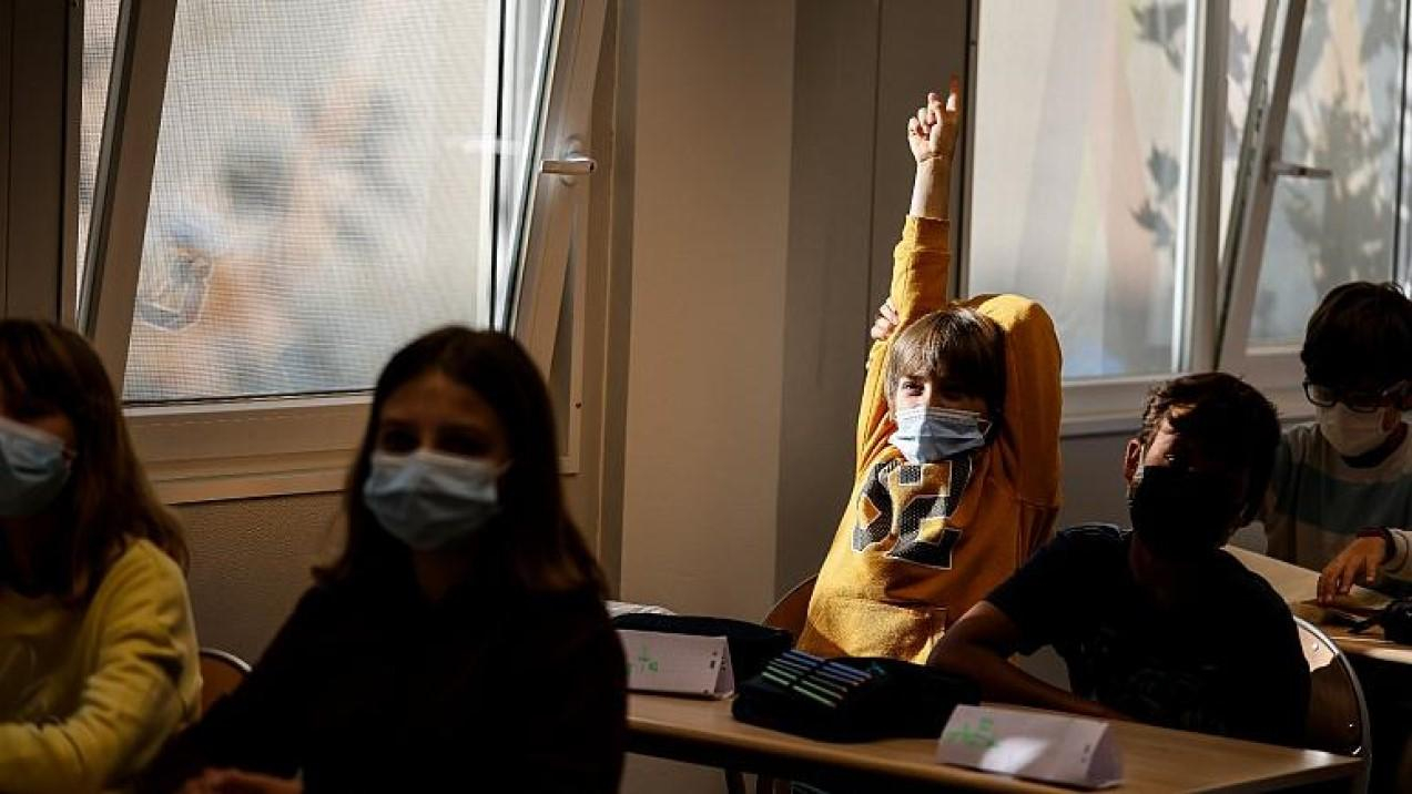 75% учителей угрожают уволиться: во Франции могут закрыть школы