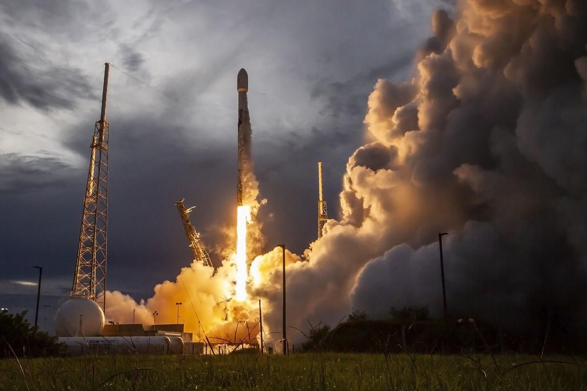 Січ-2-30 у небі: SpaceX успішно запустила ракету Falcon 9 з українським супутником на борту - Новини технологій - Техно