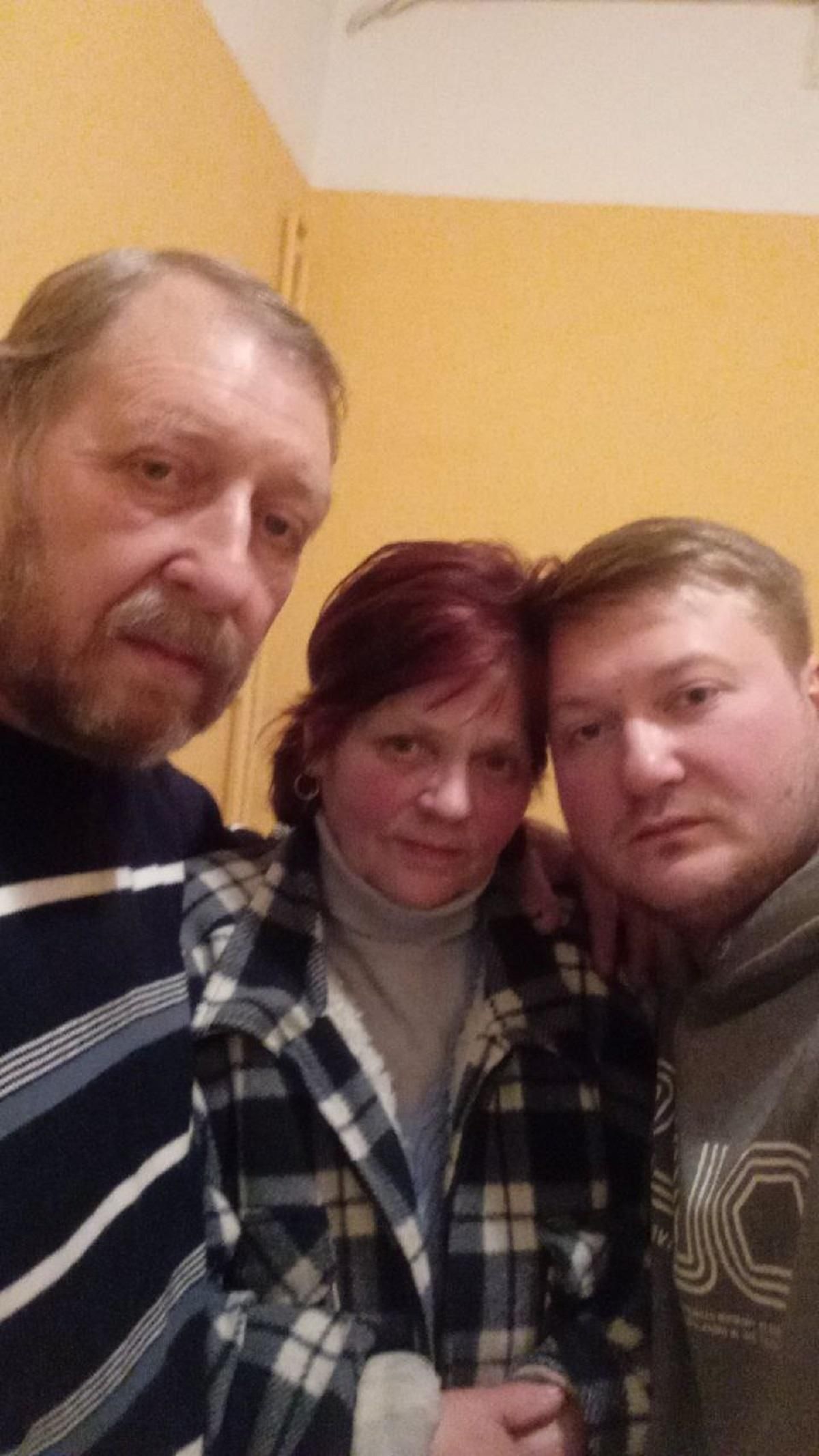 Людей на мороз, вещи раздавили: киевляне из снесенного общежития рассказали о произволе рейдеров Людей на мороз, вещи раздавили: киевляне из снесенного общежития рассказали о произволе рейдеров