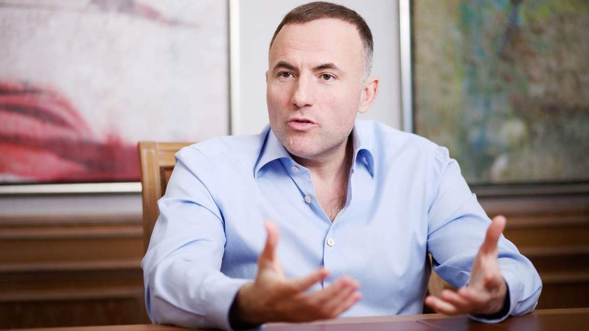 Гучний олігарх: сусіди 8 разів викликали поліцію через вечірку Фукса - Україна новини - 24 Канал Гучний олігарх: сусіди 8 разів викликали поліцію через вечірку Фукса - Україна новини - 24 Канал