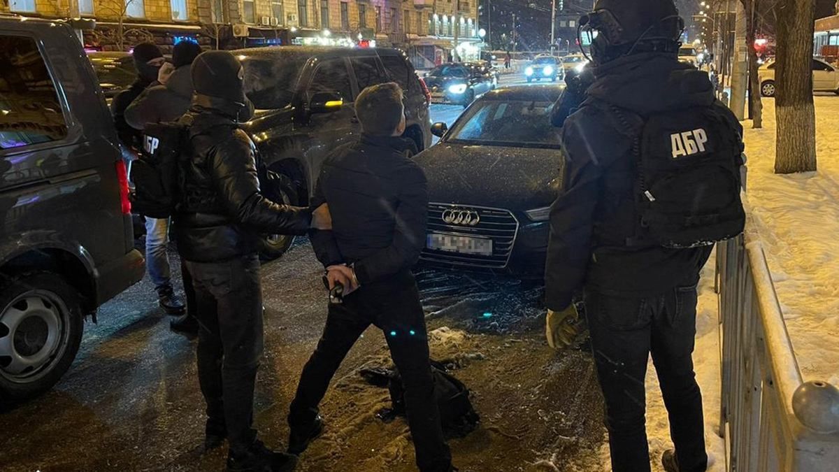 Затриманим на хабарі у 1,7 мільйона є ставленик першого зама голови КМДА Кулеби Бойправ, – ЗМІ - Україна новини - 24 Канал Затриманим на хабарі у 1,7 мільйона є ставленик першого зама голови КМДА Кулеби Бойправ, – ЗМІ - Україна новини - 24 Канал