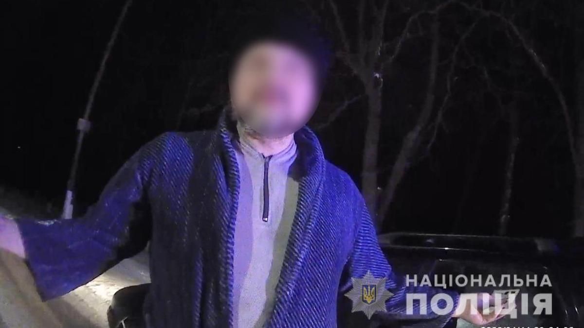 В Киевской области пьяный водитель сбил полицейского и устроил масштабное ДТП В Киевской области пьяный водитель сбил полицейского и устроил масштабное ДТП