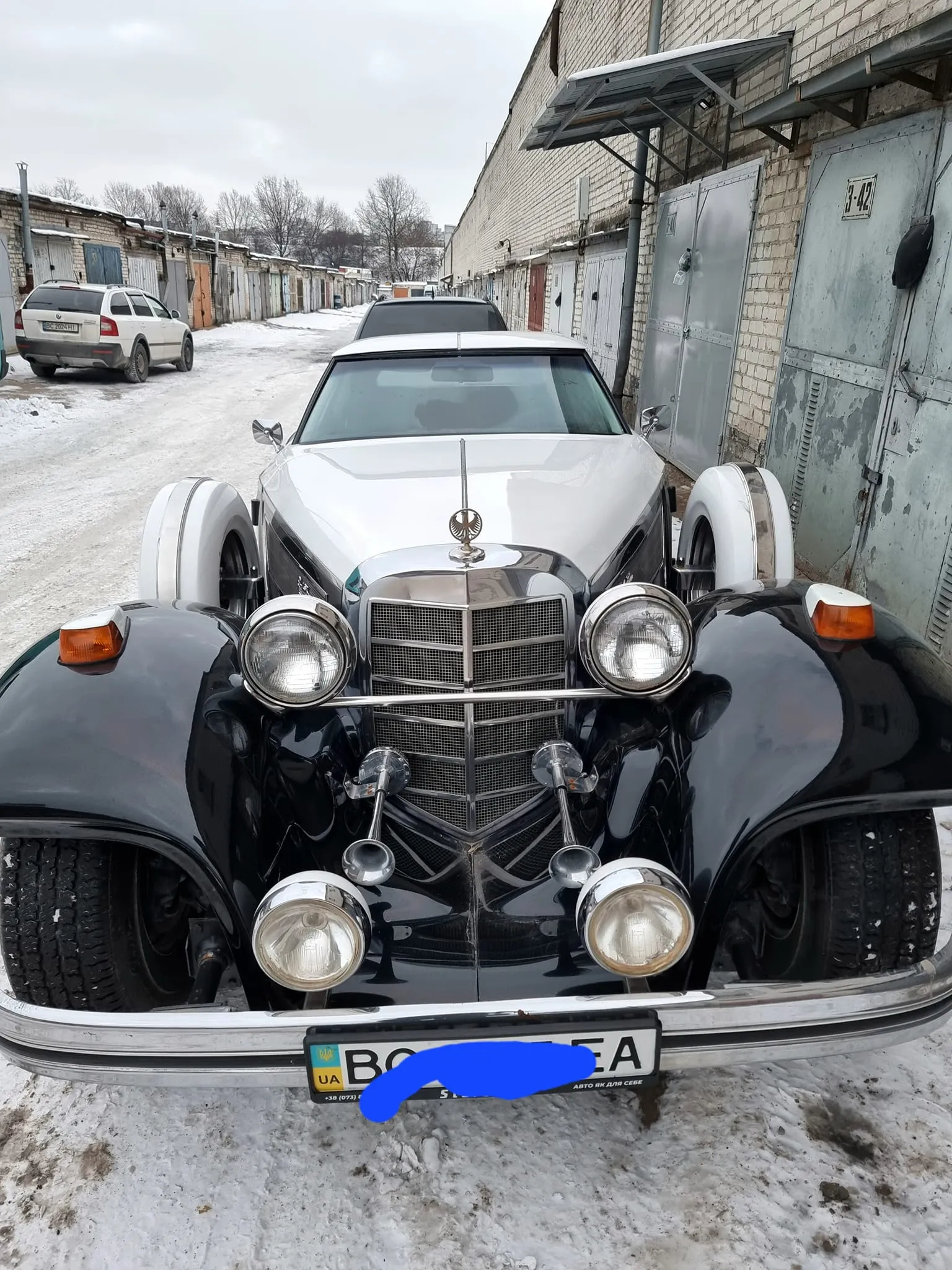 У Львові помітили унікальне ретроавто за 50 тисяч доларів: цікаві фото У Львові помітили унікальне ретроавто за 50 тисяч доларів: цікаві фото