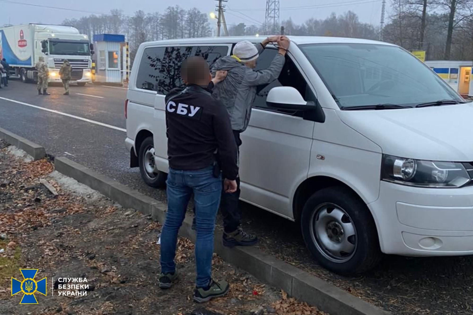 "Лейтенанта" бойовиків засудили на 8 років за бої проти українських військових - Україна новини - 24 Канал "Лейтенанта" бойовиків засудили на 8 років за бої проти українських військових - Україна новини - 24 Канал