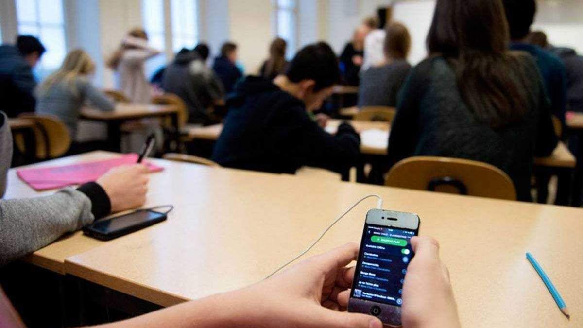 Зухвалий шахрай майже ошукав школяра з Дніпра: на такий гачок міг потрапити кожен - Дніпро Зухвалий шахрай майже ошукав школяра з Дніпра: на такий гачок міг потрапити кожен - Дніпро