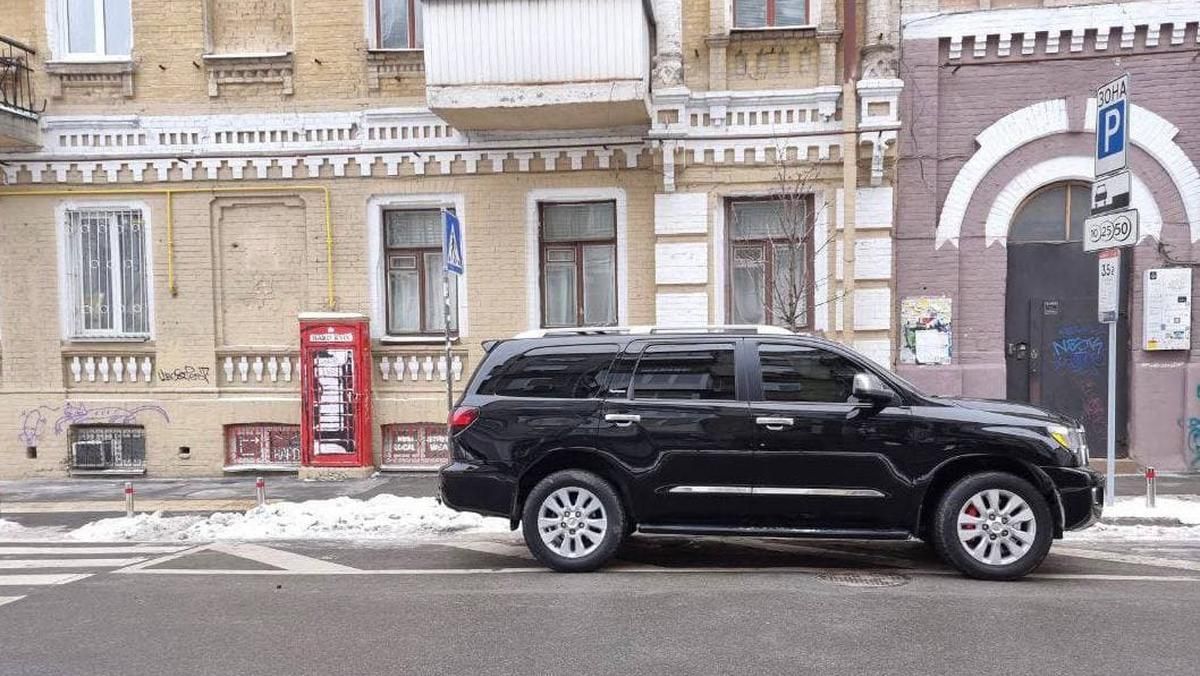 Кличко признал, что его водитель нагло нарушил правила парковки, и опубликовал фото штрафа